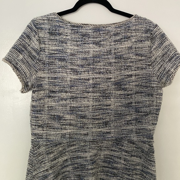 Max Studio White and Blue Textured Fit and Flare Cap Sleeve Short Dress - Picture 10 of 16